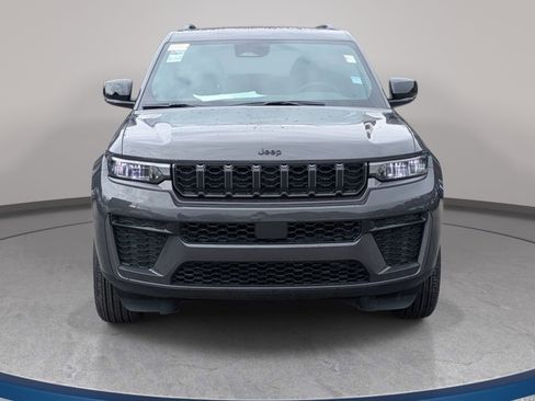 New 2026 Jeep Grand Cherokee Altitude AWD/4WD image 2