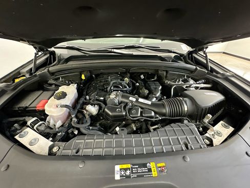 Used 2023 Jeep Grand Cherokee Limited w/ Black Appearance Package image 36