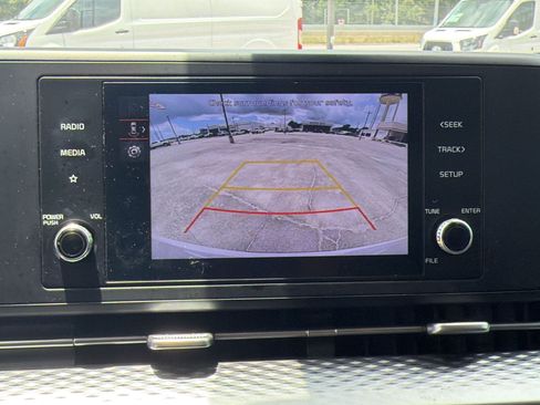 Used 2023 Kia Carnival LX FWD image 24