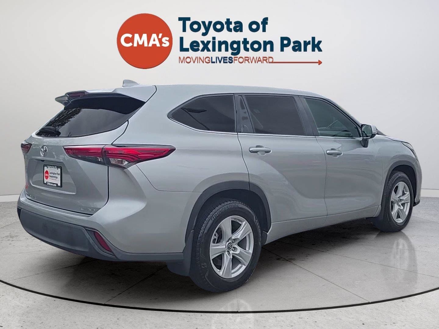 Used 2020 Toyota Highlander LE AWD/4WD image 5