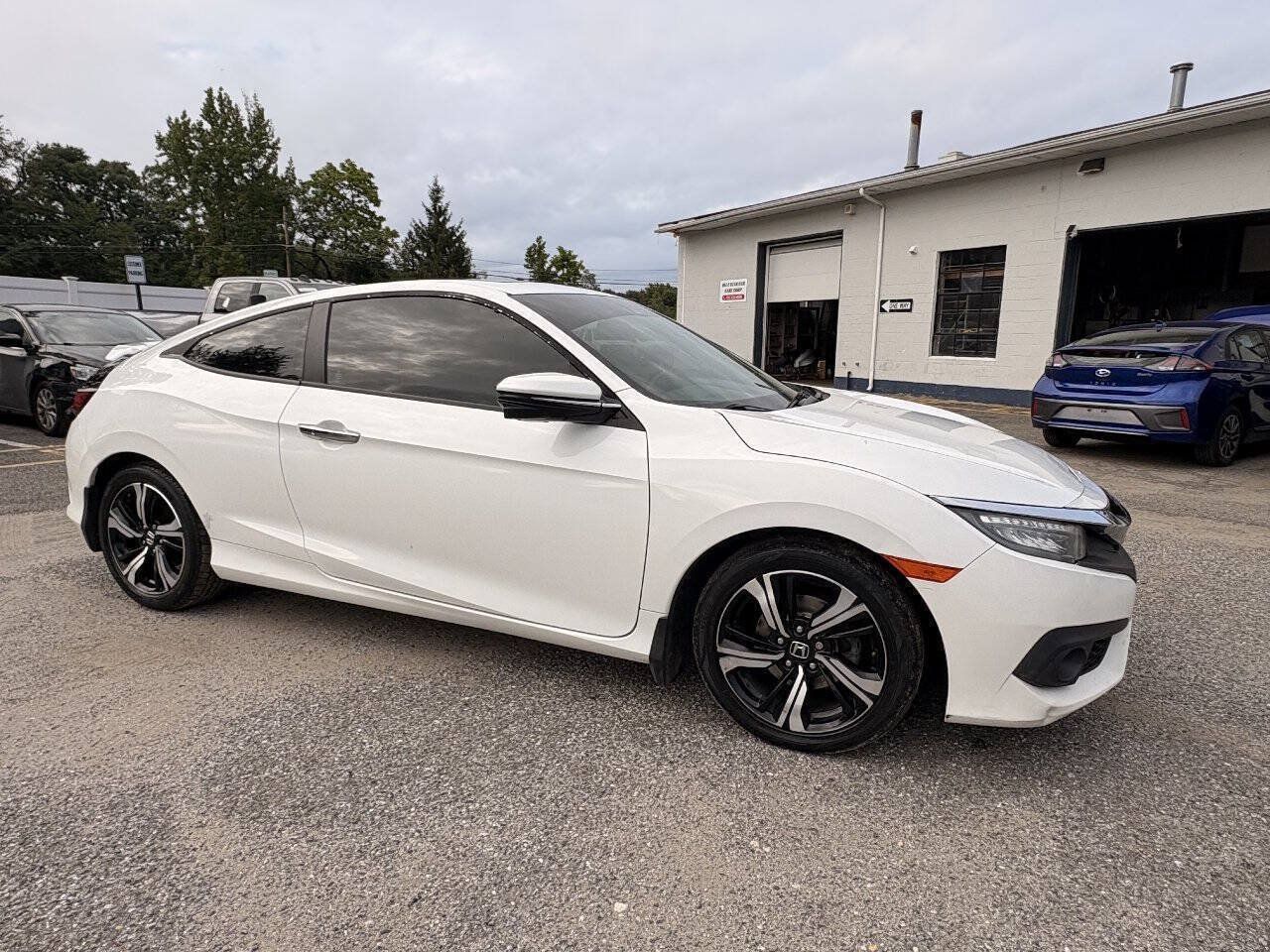 Used 2016 Honda Civic Touring image 6