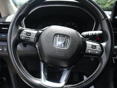 Certified 2025 Honda Pilot EX-L image 13