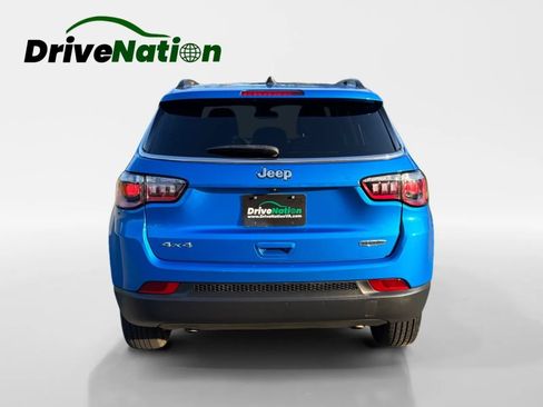 Used 2024 Jeep Compass Latitude AWD/4WD image 6