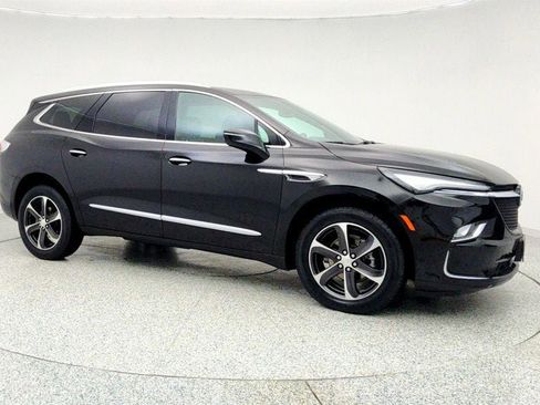 Used 2022 Buick Enclave Essence w/ Sport Touring Edition image 3