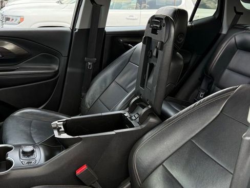 Used 2020 GMC Terrain SLT image 24