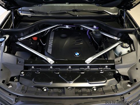 Certified 2025 BMW X7 xDrive40i w/ M Sport Package image 41