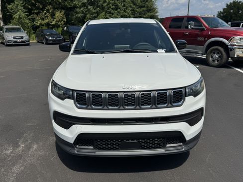 Used 2025 Jeep Compass Sport AWD/4WD image 2