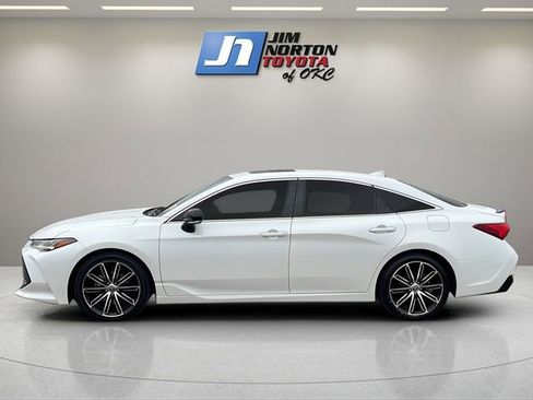 Used 2022 Toyota Avalon Touring image 8