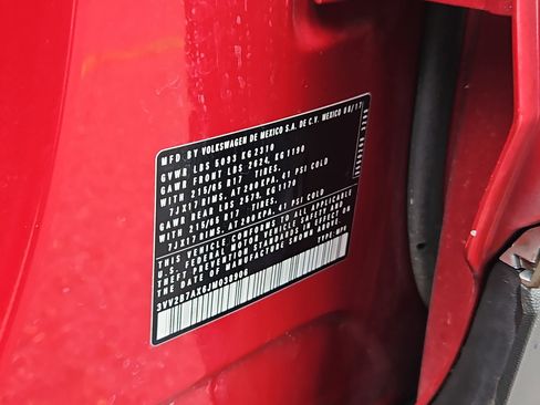 Used 2018 Volkswagen Tiguan SE image 34