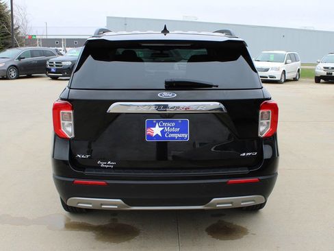 Used 2023 Ford Explorer XLT image 6