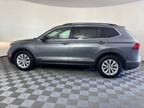 Used 2018 Volkswagen Tiguan SE w/ 3rd Row Seat Package AWD/4WD image 42
