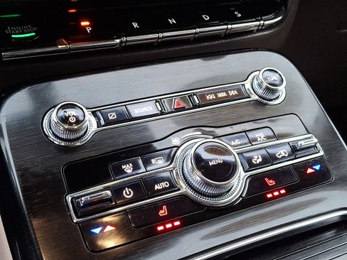 Certified 2021 Lincoln Nautilus AWD w/ Equipment Group 101A image 17