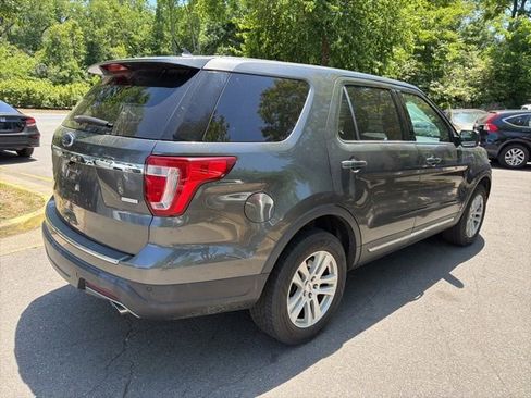 Used 2018 Ford Explorer XLT w/ Equipment Group 202A AWD/4WD image 5