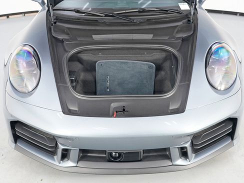 Used 2025 Porsche 911 Carrera image 8