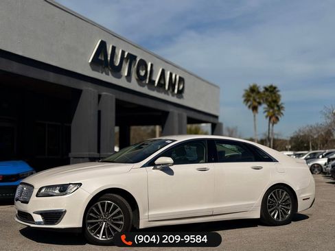 Used 2020 Lincoln MKZ image 1