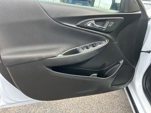 Used 2024 Chevrolet Malibu LT image 11