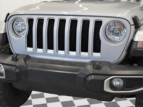 Used 2022 Jeep Wrangler Unlimited Sahara image 15