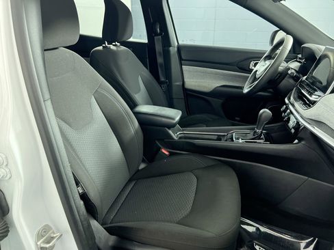 Used 2023 Jeep Compass Sport image 31