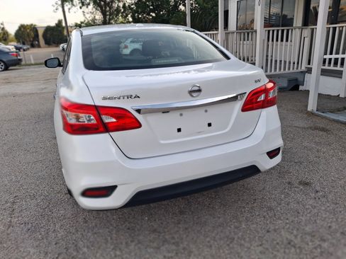 Used 2019 Nissan Sentra SV FWD image 3