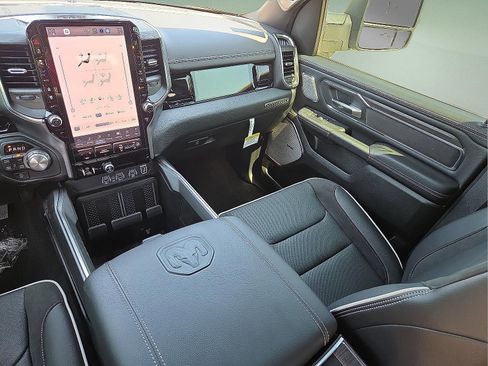 Used 2025 RAM 1500 Laramie w/ Night Edition image 12