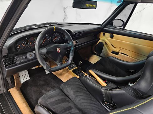Used 1995 Porsche 911 Carrera RWD image 35