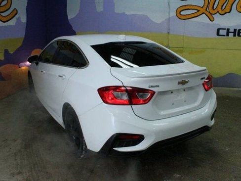 Used 2018 Chevrolet Cruze Premier image 5