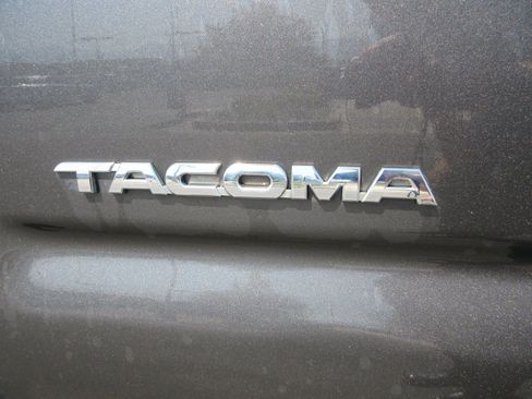 Used 2012 Toyota Tacoma 4x4 Double Cab w/ TRD Off-Road Pkg image 3