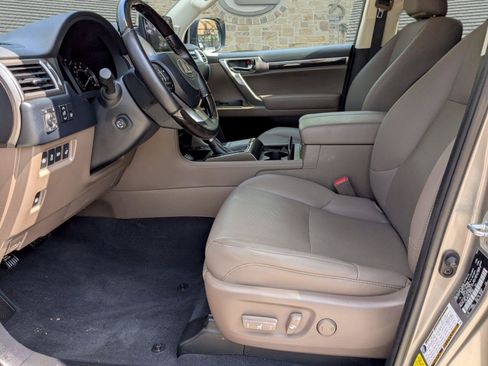 Used 2023 Lexus GX 460 Premium w/ Accessory Package AWD/4WD image 5