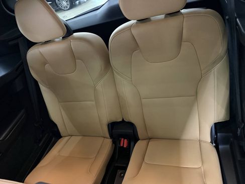 Used 2016 Volvo XC90 T6 Momentum w/ Momentum Plus Package AWD/4WD image 14