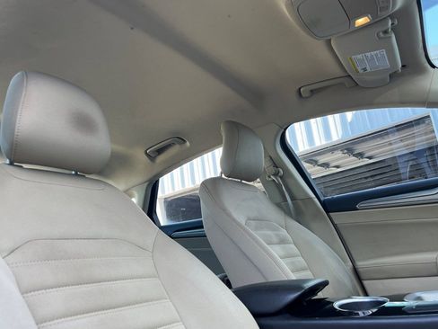 Used 2013 Ford Fusion SE image 16