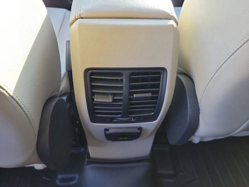 Used 2019 Ford Escape Titanium image 12