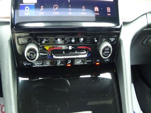 Used 2025 Jeep Grand Cherokee L Summit w/ Advanced Protech Group IV AWD/4WD image 31