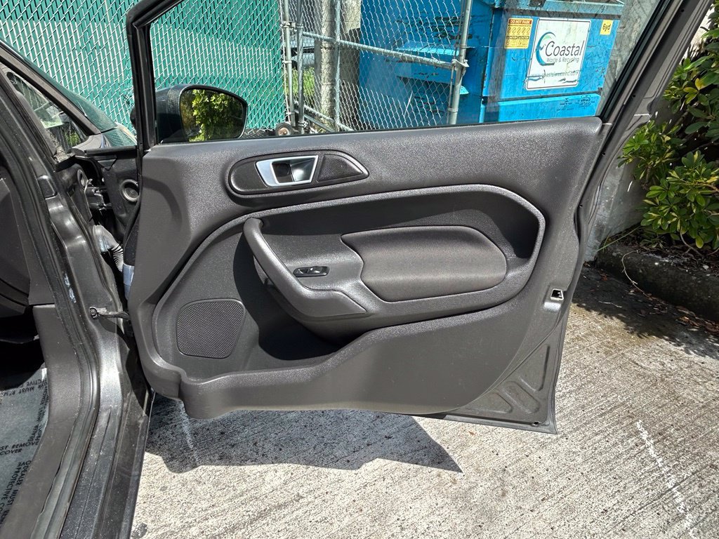 Used 2016 Ford Fiesta SE FWD image 26