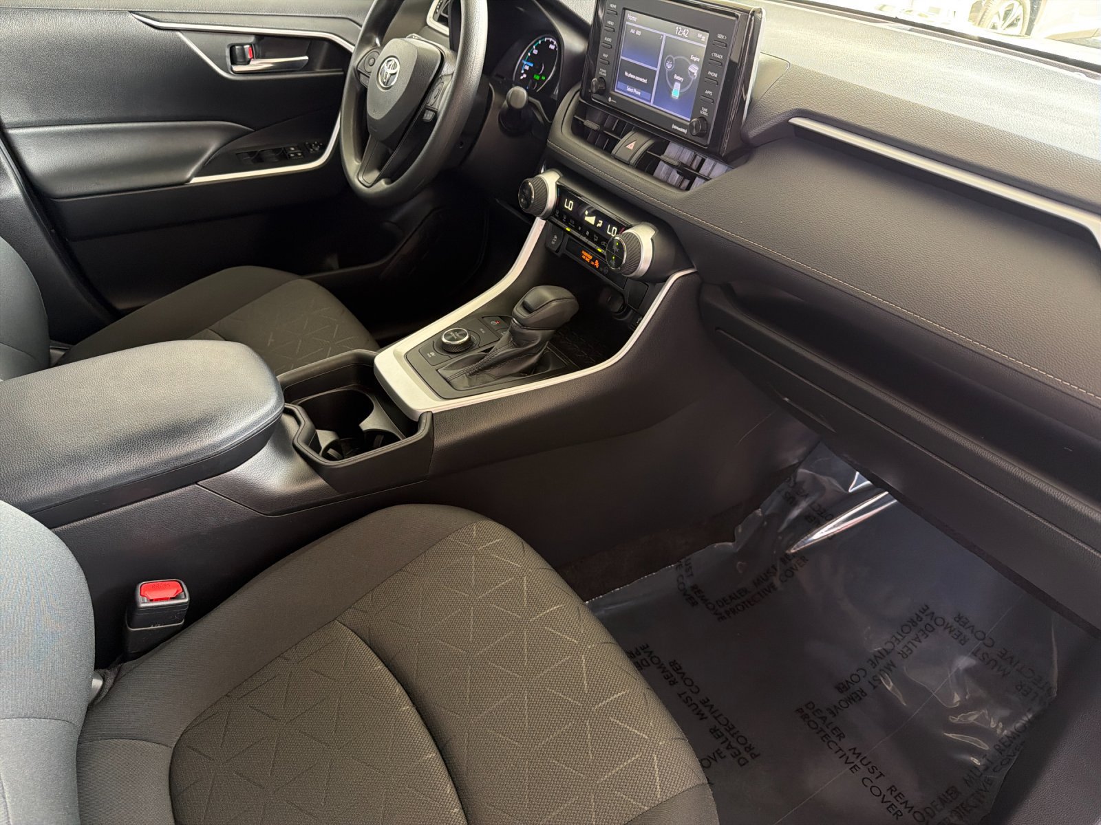 Used 2021 Toyota RAV4 XLE w/ Carpet Mat Package (TMS) AWD/4WD image 15