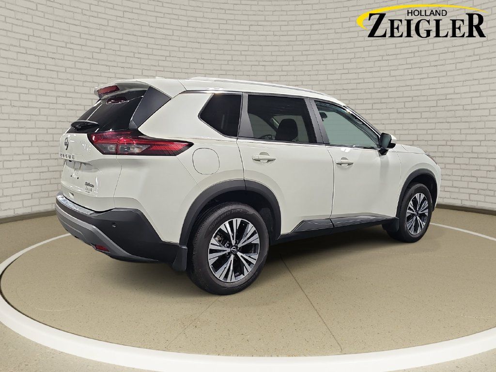 Certified 2023 Nissan Rogue SV w/ SV Premium B Package AWD/4WD image 5