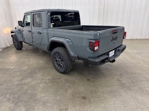New 2025 Jeep Gladiator Sport image 27