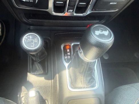 Used 2025 Jeep Wrangler Unlimited Sahara AWD/4WD image 26