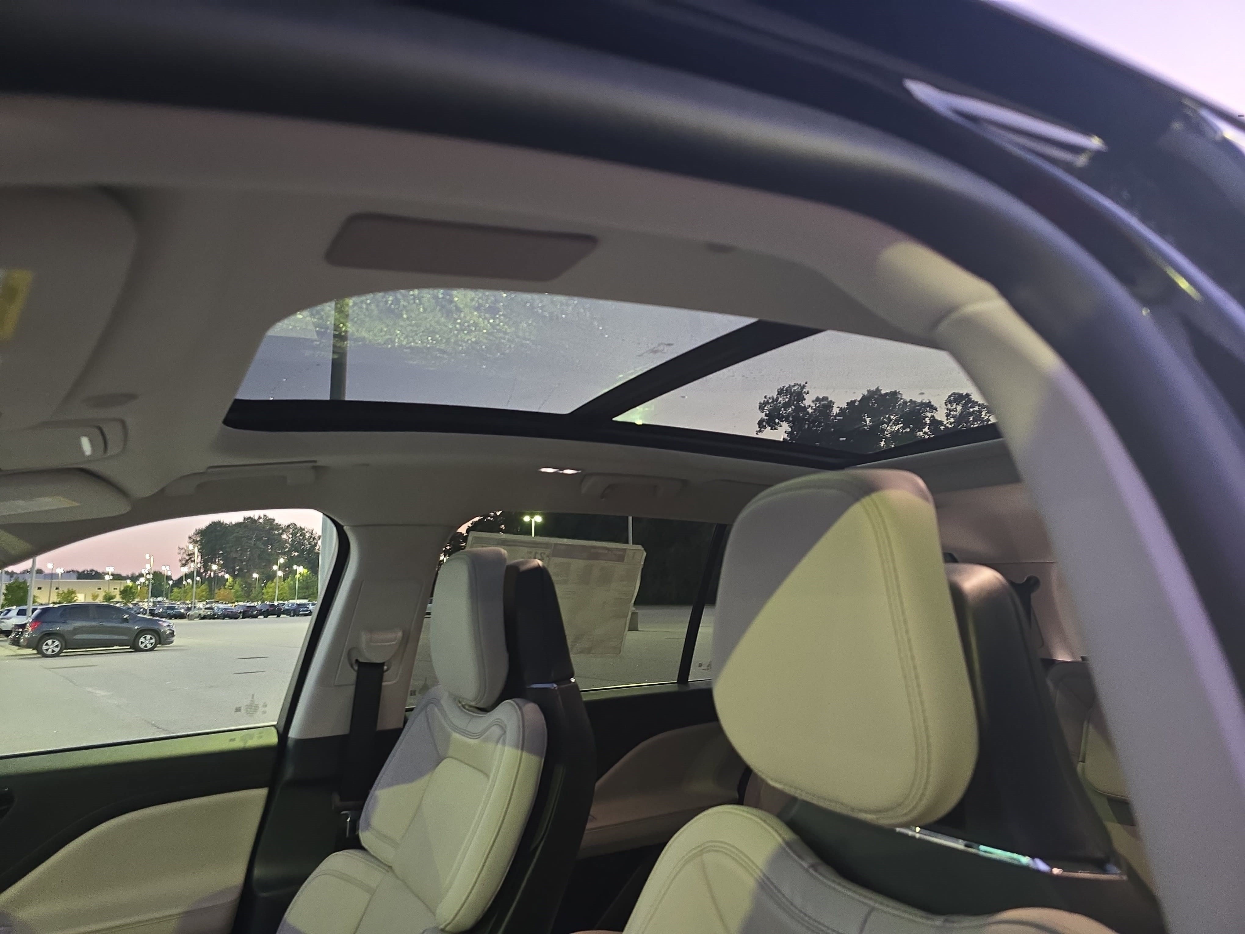 Used 2026 Lincoln Aviator Reserve w/ Luxury Package RWD image 31
