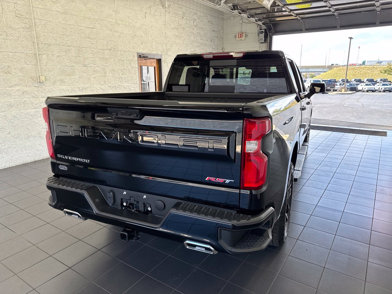 Used 2025 Chevrolet Silverado 1500 RST AWD/4WD image 7