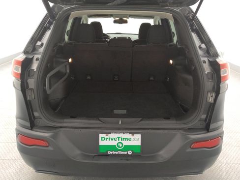 Used 2015 Jeep Cherokee Latitude w/ Comfort/Convenience Group FWD image 29