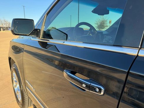 Used 2018 GMC Yukon XL Denali w/ Open Road Package image 15