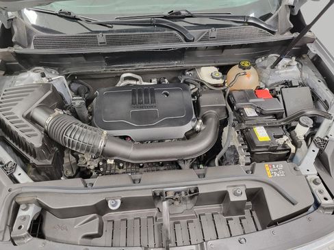 Used 2023 GMC Acadia SLE w/ Driver Convenience Package image 9