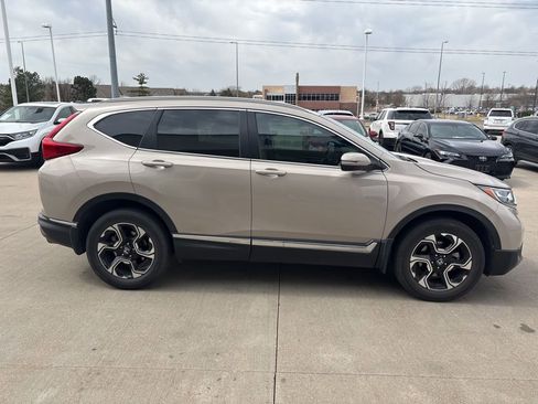 Used 2019 Honda CR-V Touring image 4