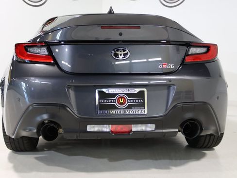 Used 2024 Toyota GR86 Premium image 28