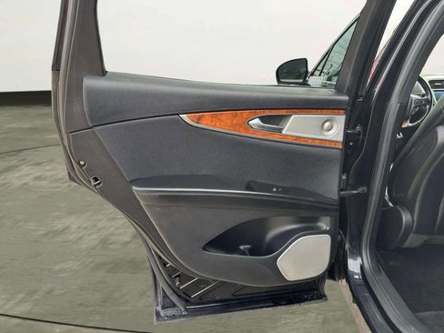 Used 2016 Lincoln MKX Reserve w/ Luxury Package image 12