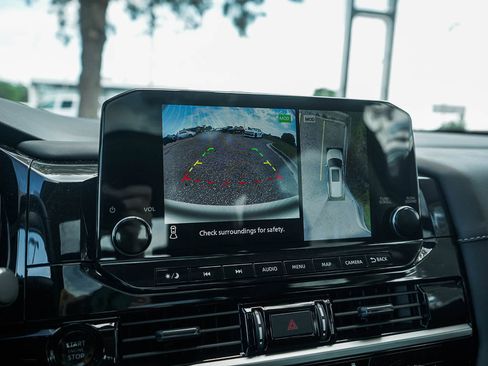 New 2025 Nissan Pathfinder SL w/ SL Premium Package image 26