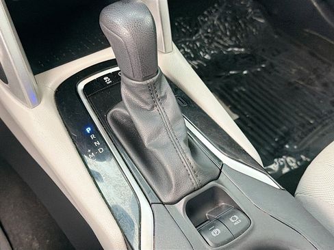 Used 2023 Toyota Corolla Cross L image 24