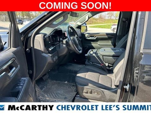 Used 2023 Chevrolet Silverado 1500 LT AWD/4WD image 3