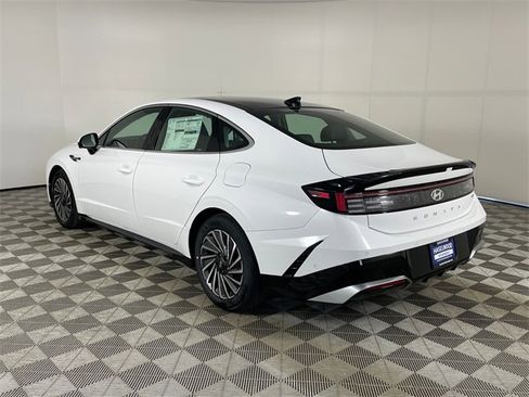 New 2025 Hyundai Sonata Limited image 21