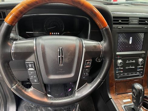 Used 2016 Lincoln Navigator Select RWD image 24